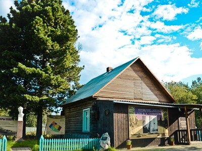 «Дом Ф. К. Салманова» — мемориальный комплекс геологов-первопроходцев в Сургуте.