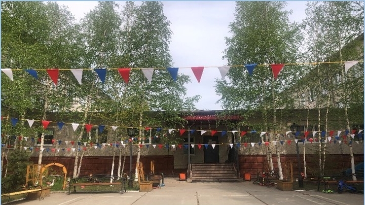 Здесь мы живём, учимся, взрослеем